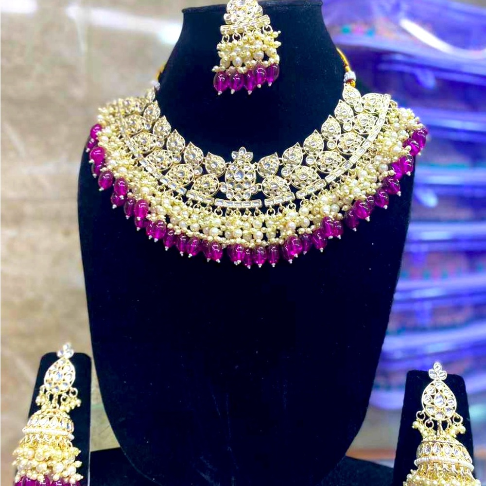 Jewelry necklace and earrings set